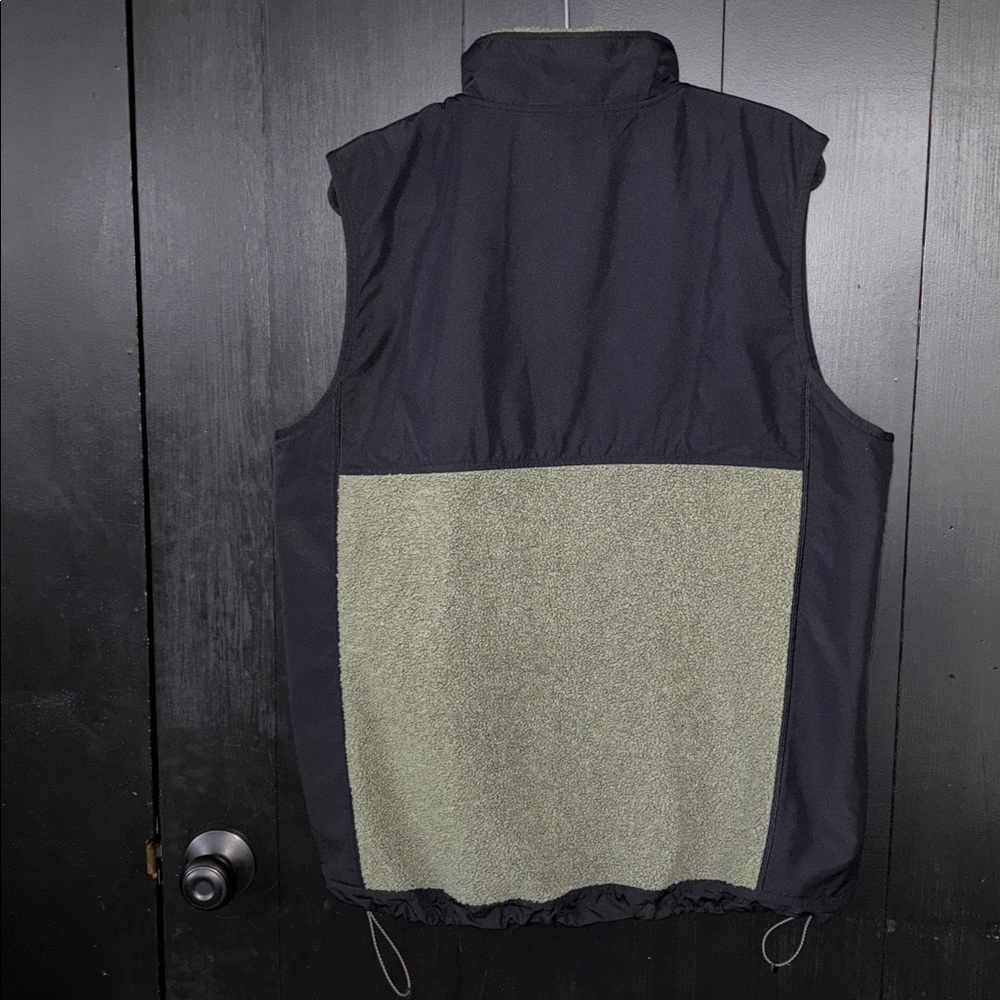 🗻Under Armour Mission Boucle Loose Fit Sherpa Vest. XL - Picture 7 of 14